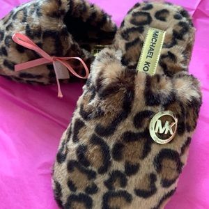 NWT: Michael Kors leopard print slippers size 6